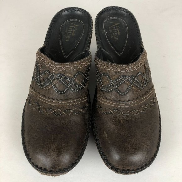 Clarks Artisan Women's Size 8.5M Brown Distressed Leather Slip On Wedge Mules - Picture 4 of 10
